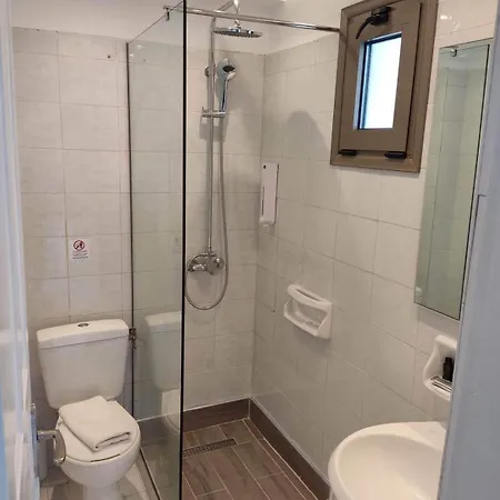 מלון דירות Aphrodite & - 140m From The Beach, By Zantewize 4*