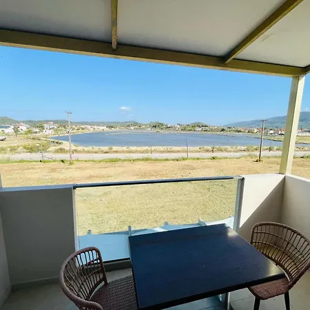 Aphrodite & - 140m From The Beach, By Zantewize Hotel apartamentowy