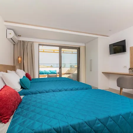Aphrodite & - 140m From The Beach, By Zantewize Hotel apartamentowy