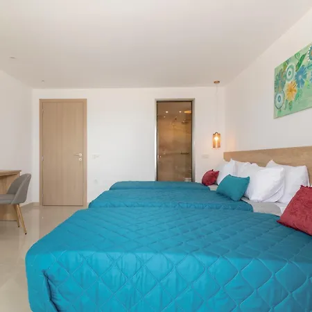 Aphrodite & - 140m From The Beach, By Zantewize Hotel apartamentowy Alikes
