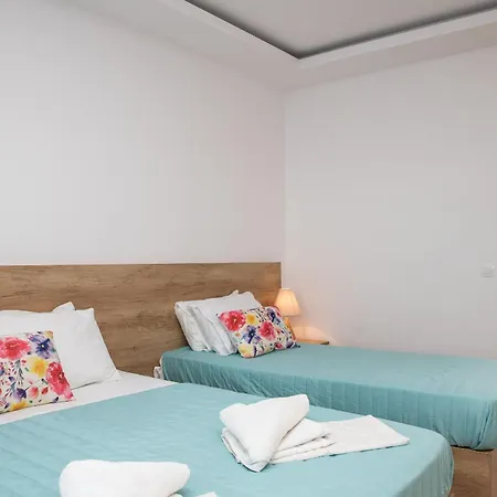 Aphrodite & - 140m From The Beach, By Zantewize Hotel apartamentowy Alikes