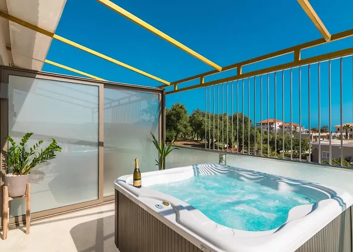 Aphrodite & - 140m From The Beach, By Zantewize Hotel apartamentowy