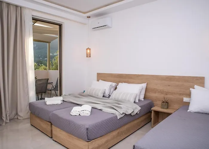 Aphrodite & - 140m From The Beach, By Zantewize Hotel apartamentowy